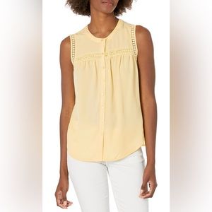 Zac and Rachel Sleeveless Button Down top